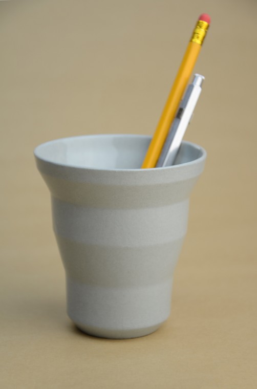 Edged cup